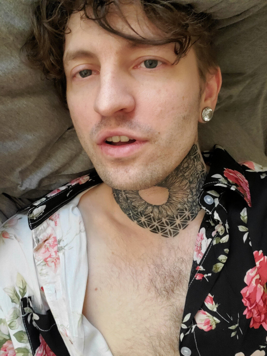 Deadpoetdaddy (@deadpoetdaddy), OnlyFans creator