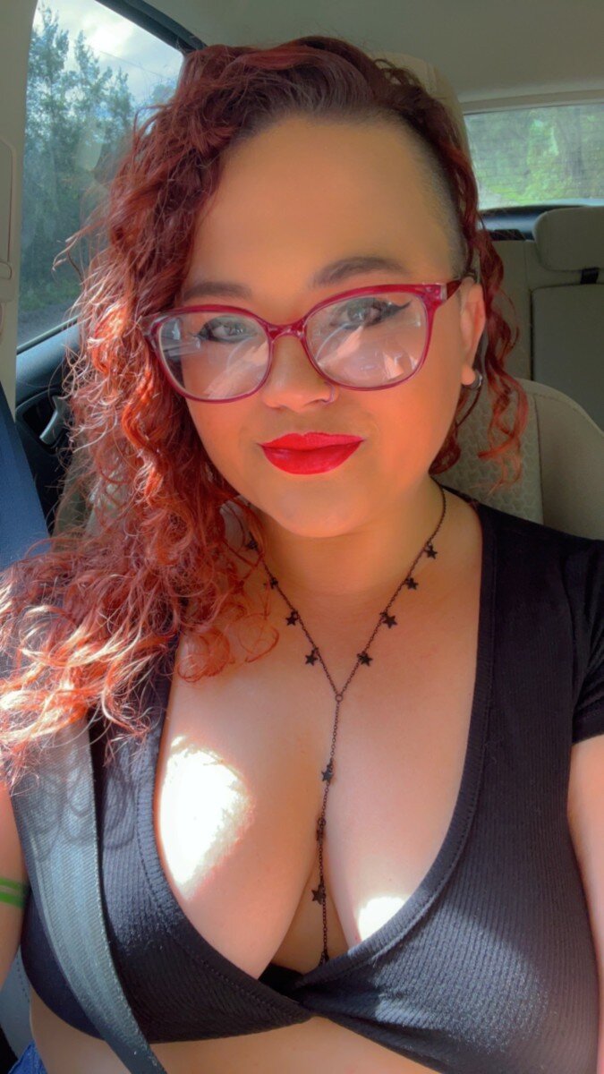 Deafmilf (@deafmilf), OnlyFans creator