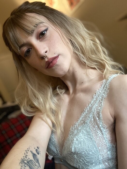 Deannatroyye (@deannatroyye), OnlyFans creator