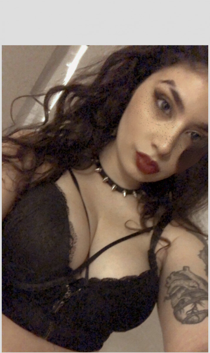 Deathcorenymph666 (@deathcorenymph666), OnlyFans creator