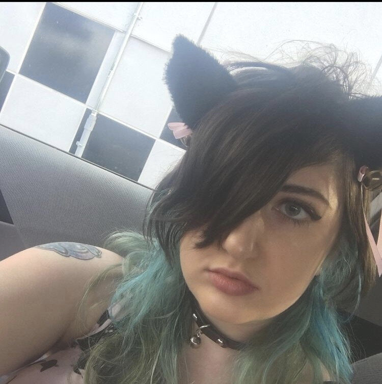 Deathlydolly (@deathlydolly), OnlyFans creator