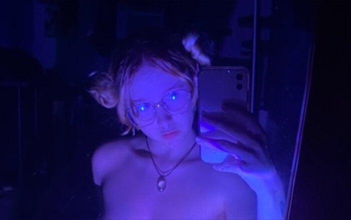 Decayingmoons (@decayingmoons), OnlyFans creator