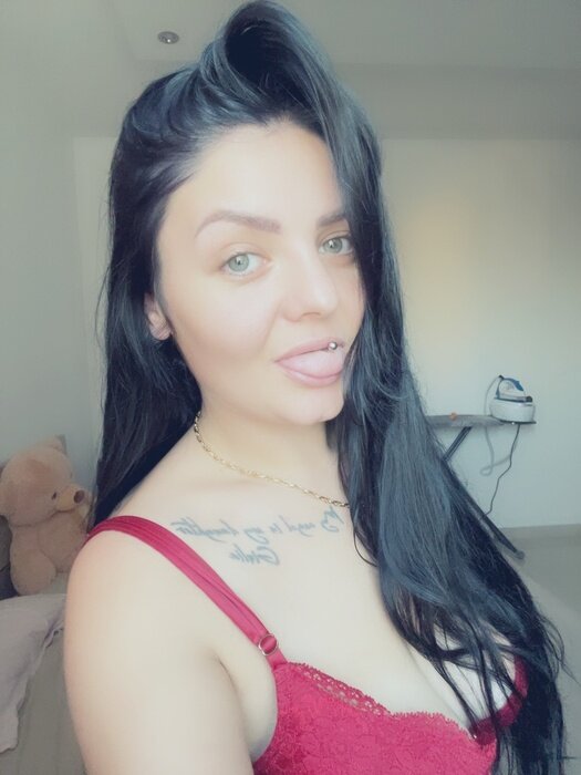 Deea31 (@deea31), OnlyFans creator