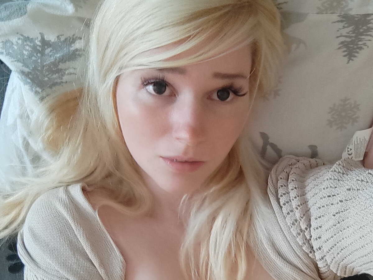 Lola (@deerlola19), OnlyFans creator