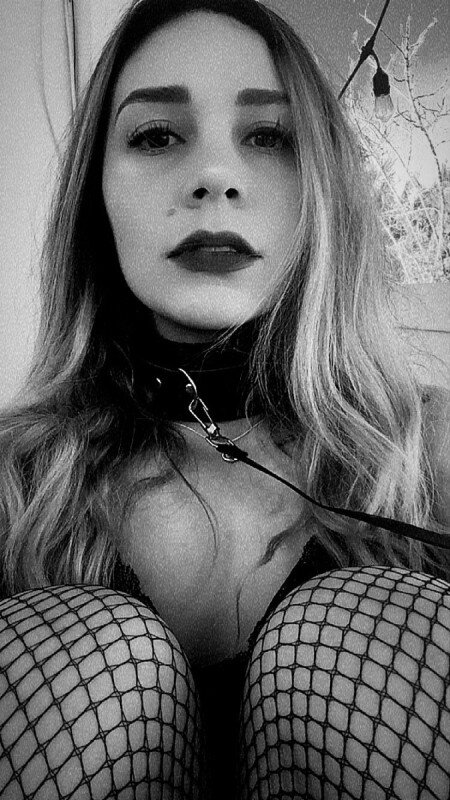 Dellaroccalil (@dellaroccalil), OnlyFans creator