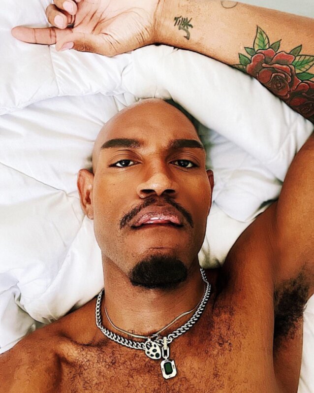 Dickinmybutt (@dickinmybutt), OnlyFans creator