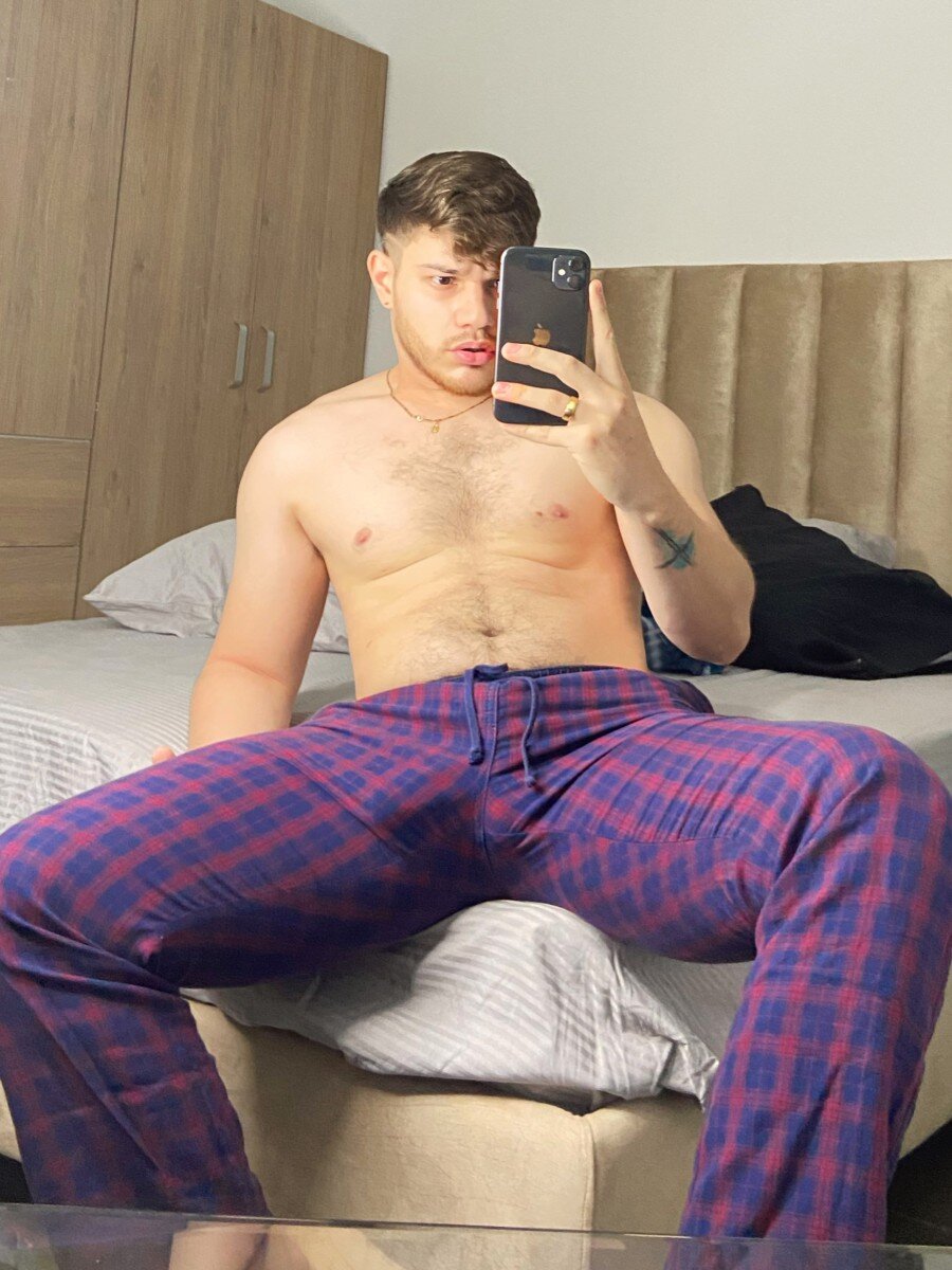 Diglatinsone (@diglatinsone), OnlyFans creator