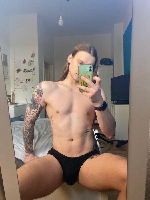 Dimadimadima (@dimadimadima), OnlyFans creator