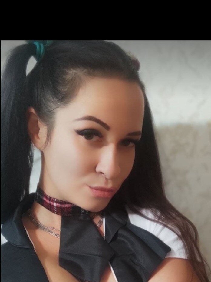 Diana (@dinalux21), OnlyFans creator