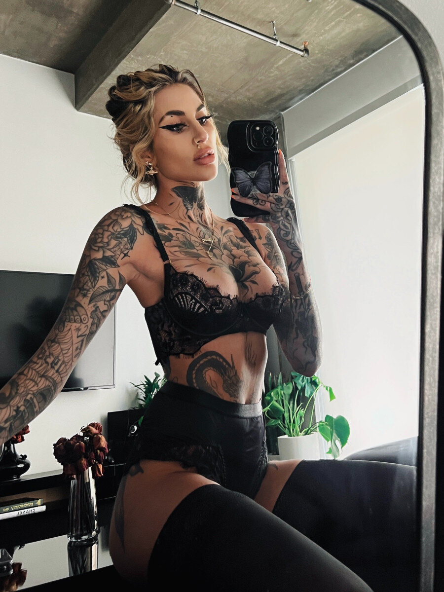 Dippedinpoison (@dippedinpoison), OnlyFans creator