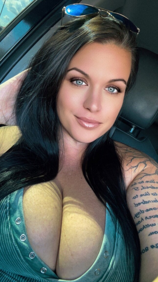 Dktattedmomma (@dktattedmomma), OnlyFans creator