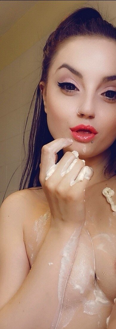 Dollybubbles12 (@dollybubbles12), OnlyFans creator