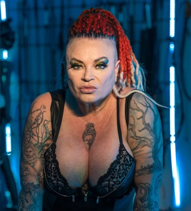Domina