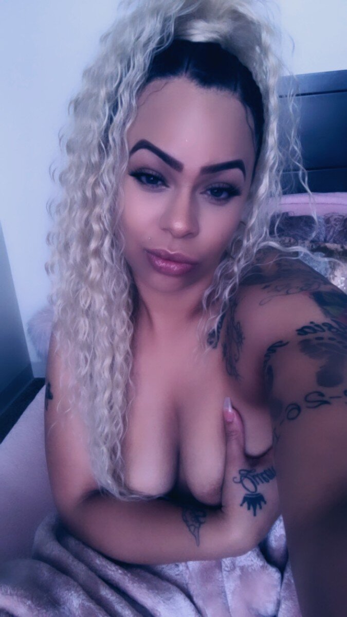 Dominicanmami (@dominican_mami), OnlyFans creator