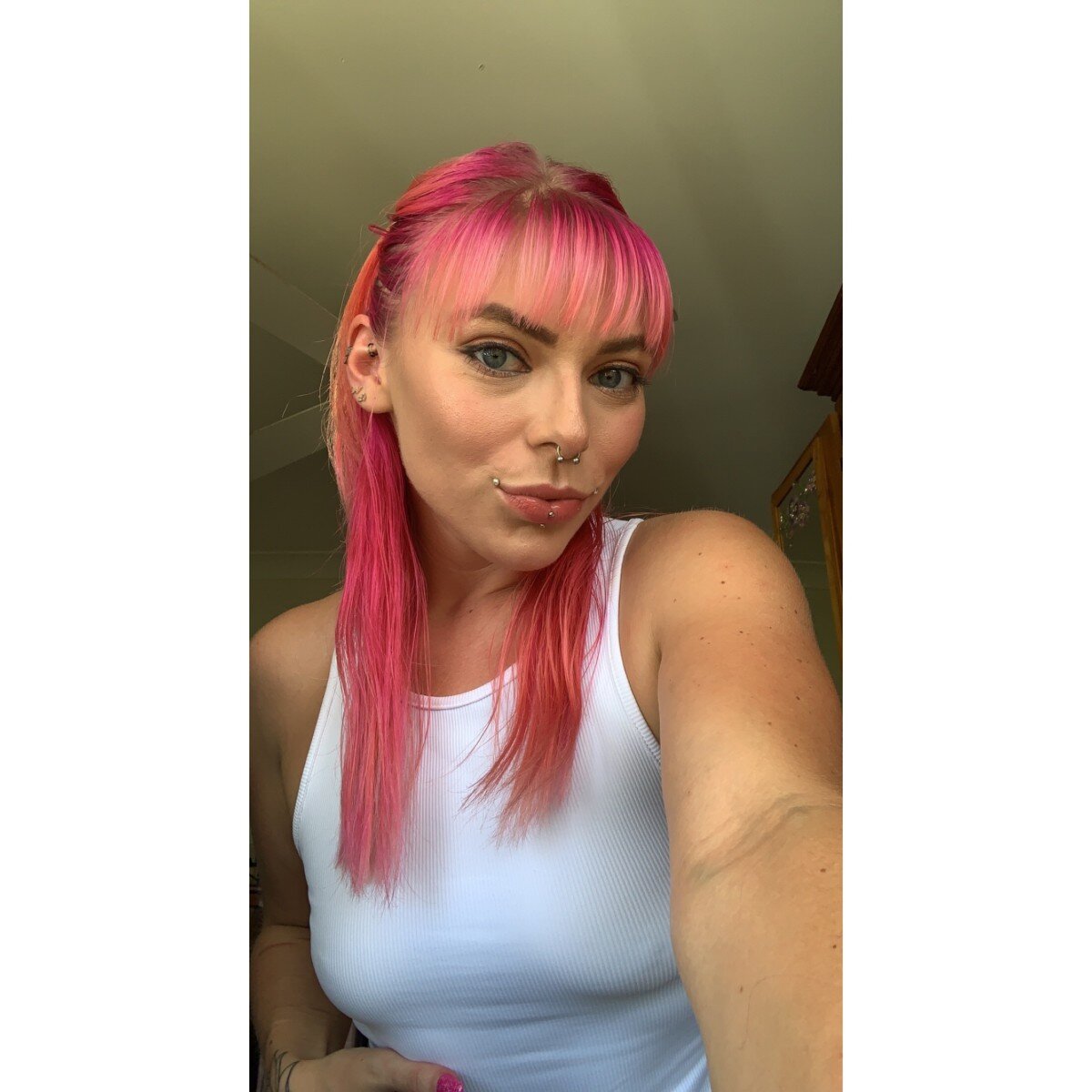Dontkissntell (@dontkissntell), OnlyFans creator