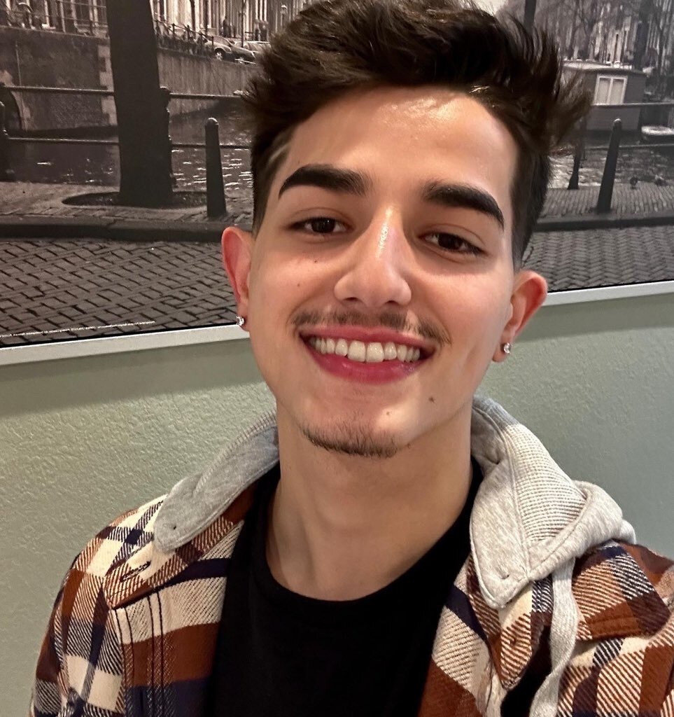 Drewwlovees (@drewwlovees), OnlyFans creator