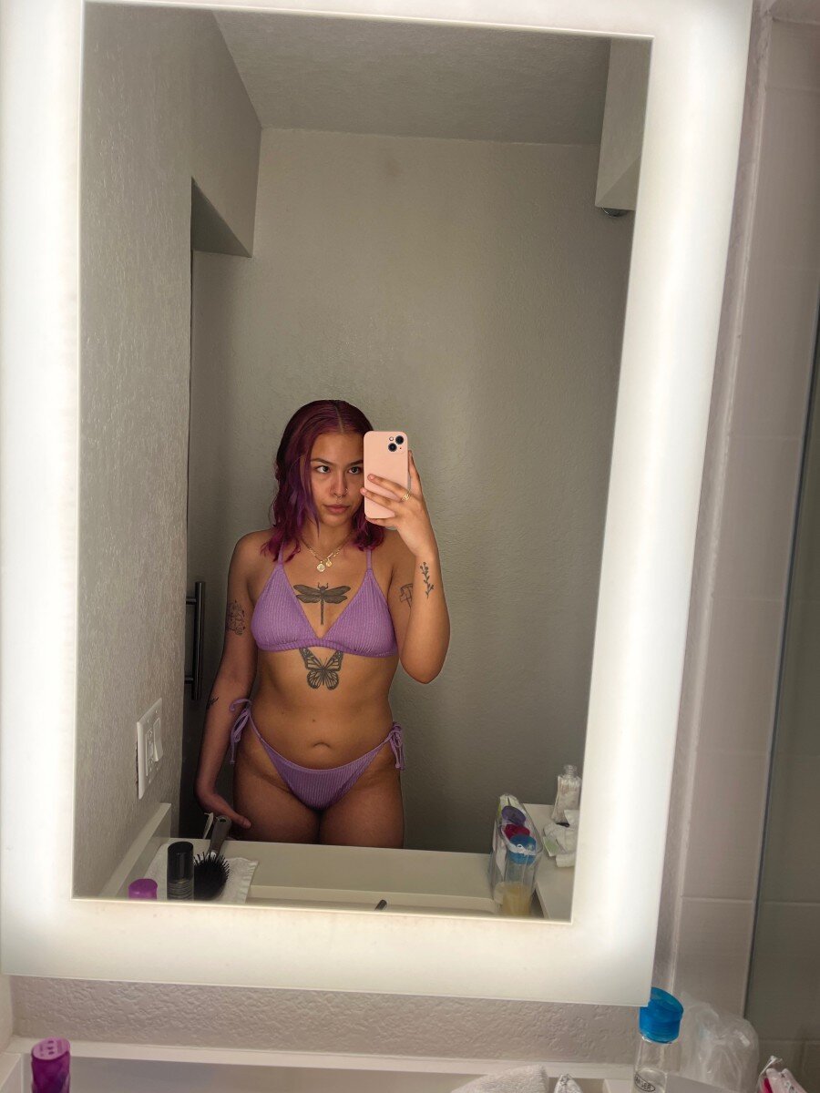 Dyedhairprincess (@dyedhairprincess), OnlyFans creator