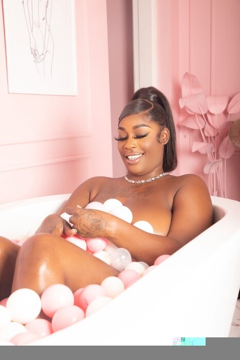 Dymondlovely1 (@dymondlovely1), OnlyFans creator