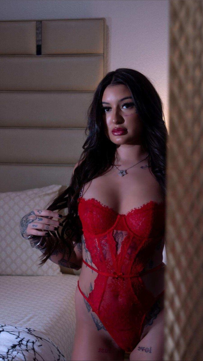 Earthangelaria (@earthangelaria), OnlyFans creator