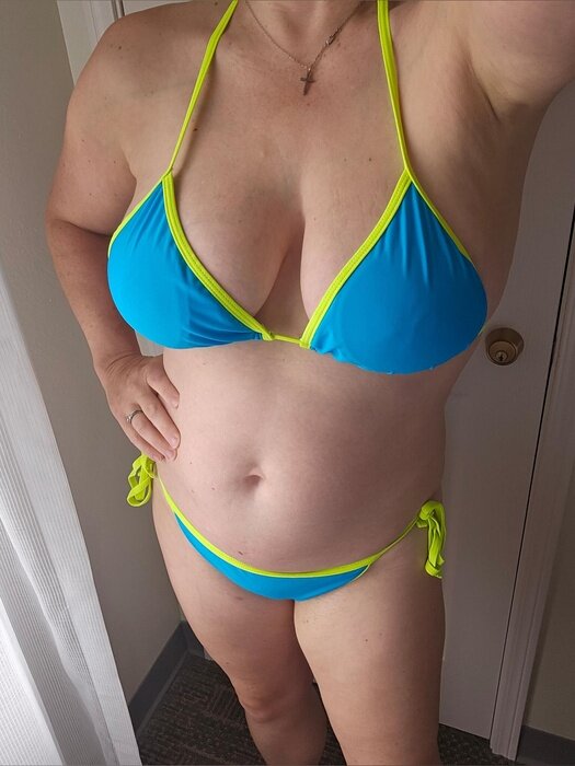 Easterniowahotwife