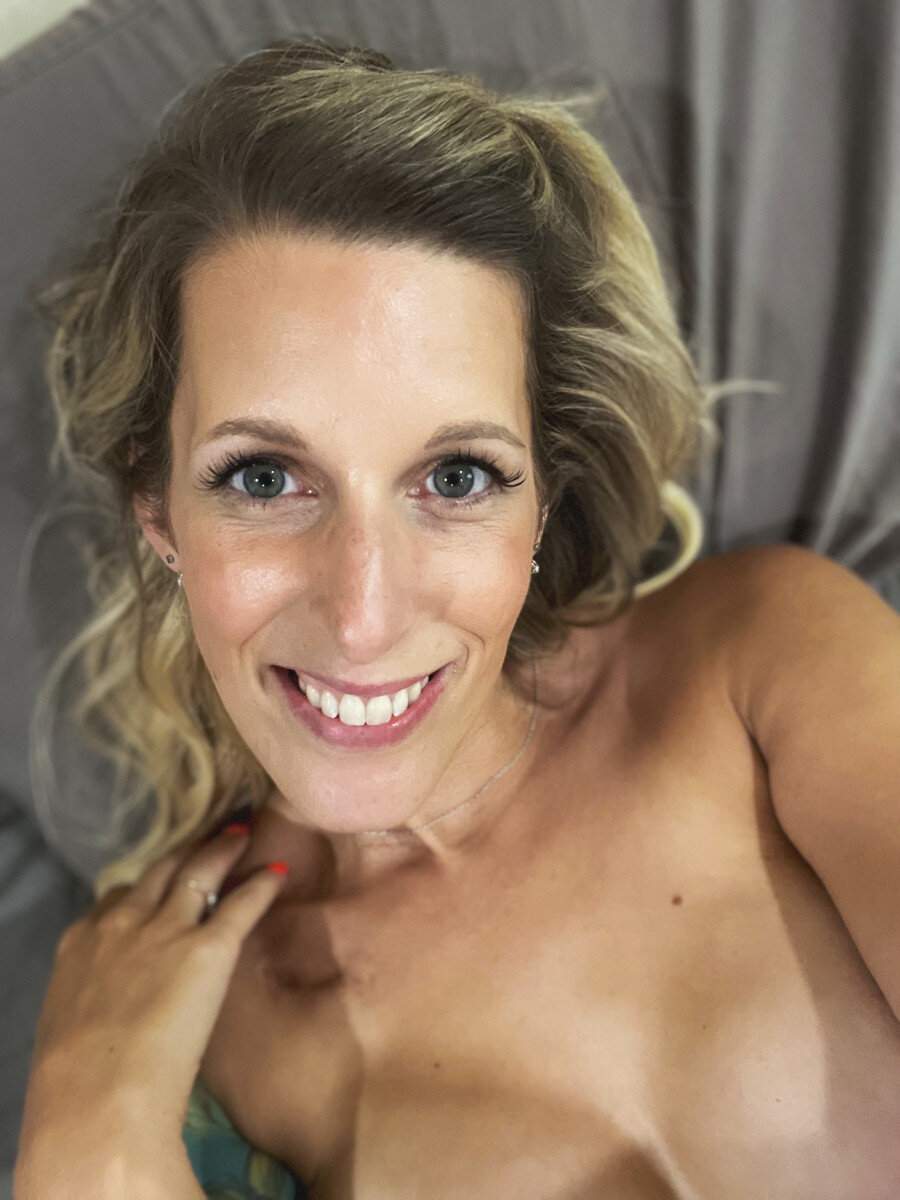 Elieen (@eileenwright), OnlyFans creator