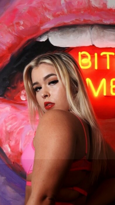 Elarastormxoxo (@elarastormxoxo), OnlyFans creator