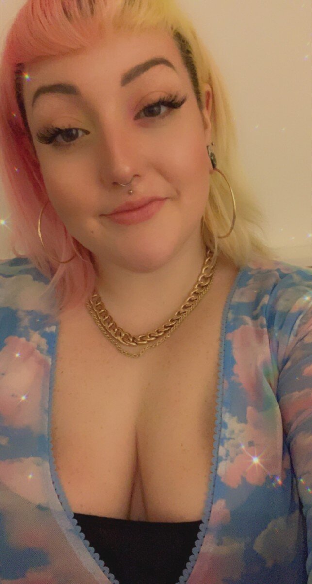 Elaxox (@elaxox), OnlyFans creator