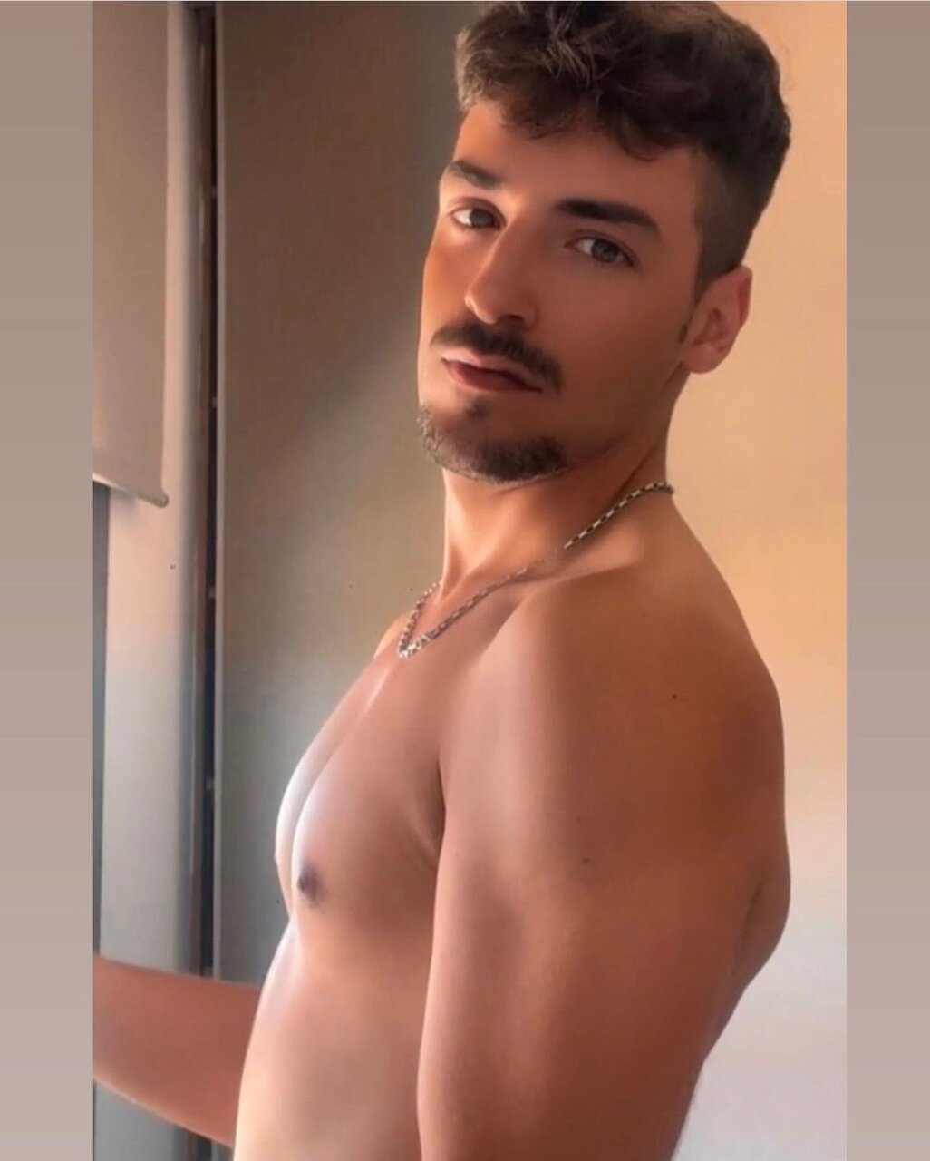 Elcriticado (@elcriticado), OnlyFans creator
