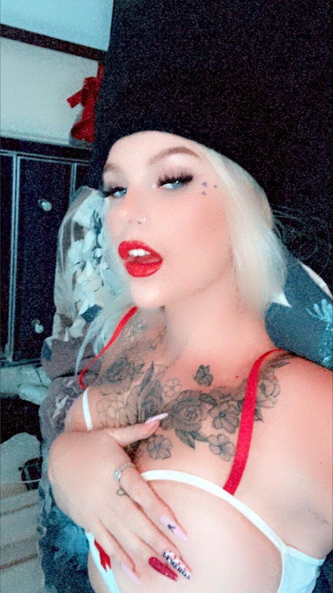 Electricava (@electricava), OnlyFans creator
