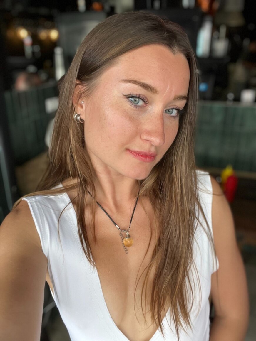 Elina199 (@elina199), OnlyFans creator