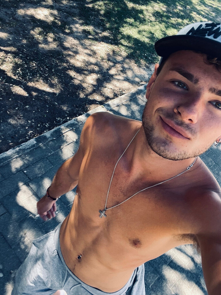 Elingles21 (@elingles21), OnlyFans creator