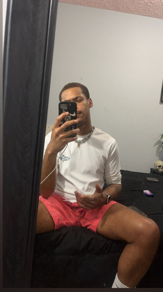 Eliyunggbuck (@eliyunggbuck), OnlyFans creator