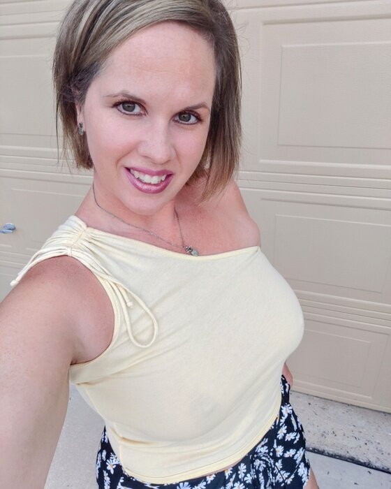 Elizabethfineapple20 (@elizabeth_fineapple2.0), OnlyFans creator