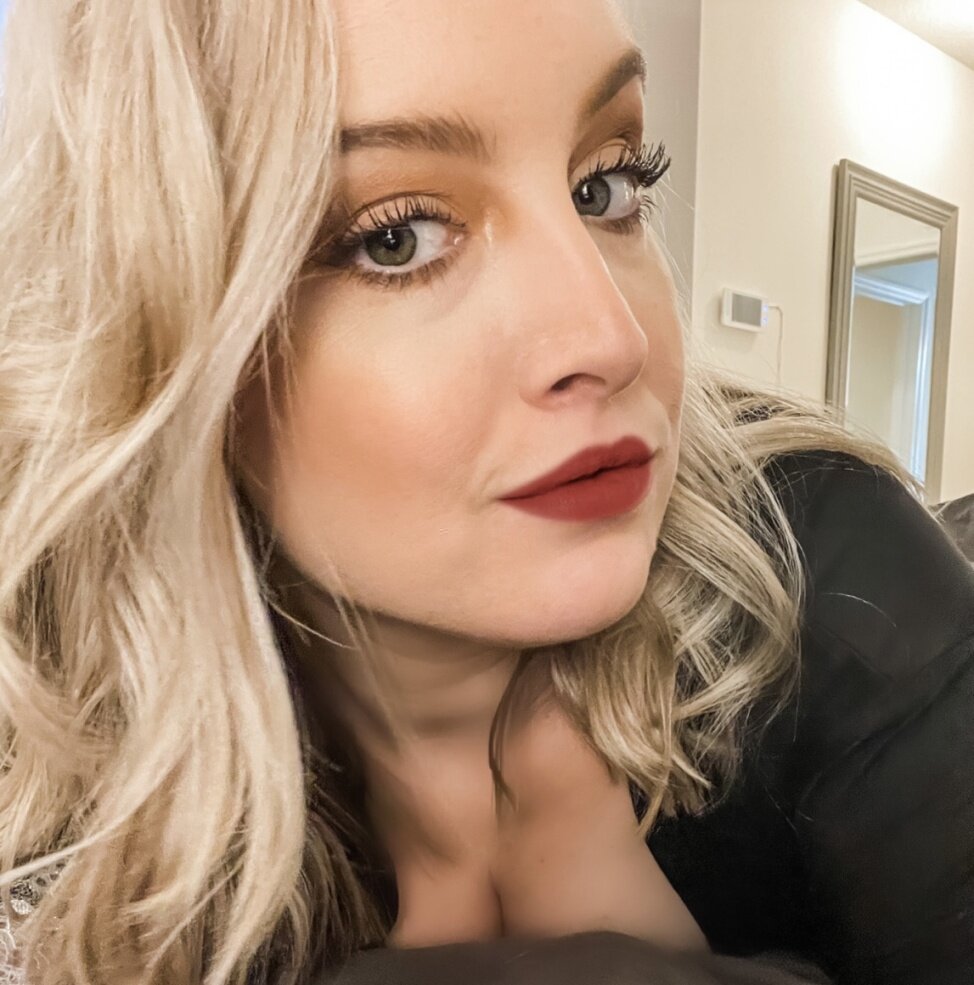 Elizabethcastravet (@elizabethcastravet), OnlyFans creator