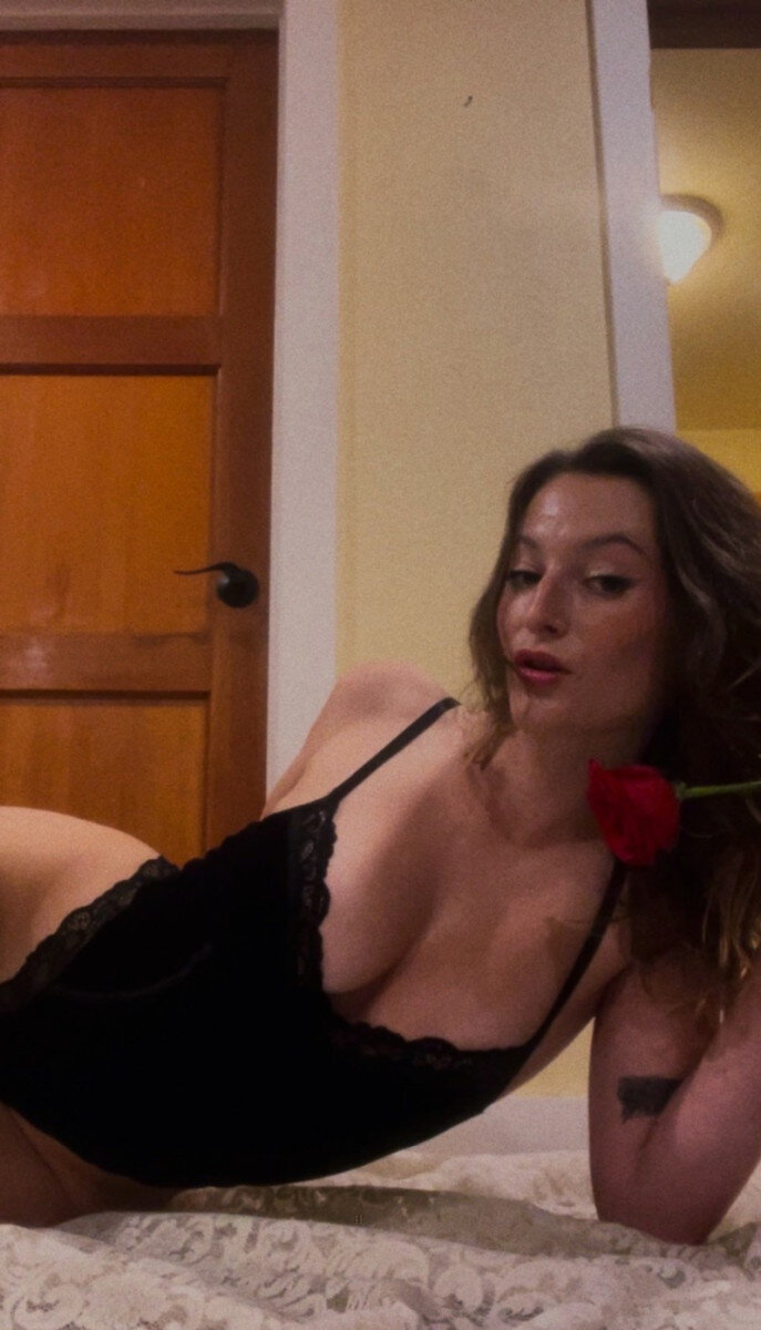 Elizabitchhh420 (@elizabitchhh420), OnlyFans creator