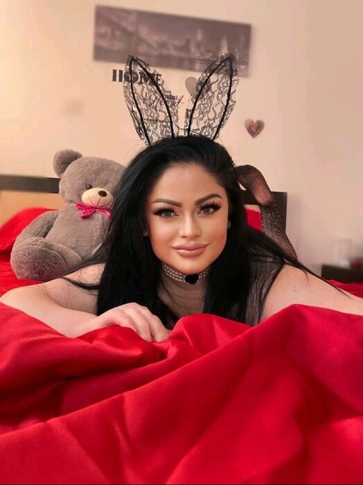 Ella29 (@ella.29), OnlyFans creator