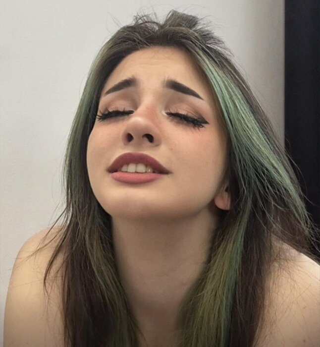 Ellawaifuuxo (@ellawaifuuxo), OnlyFans creator