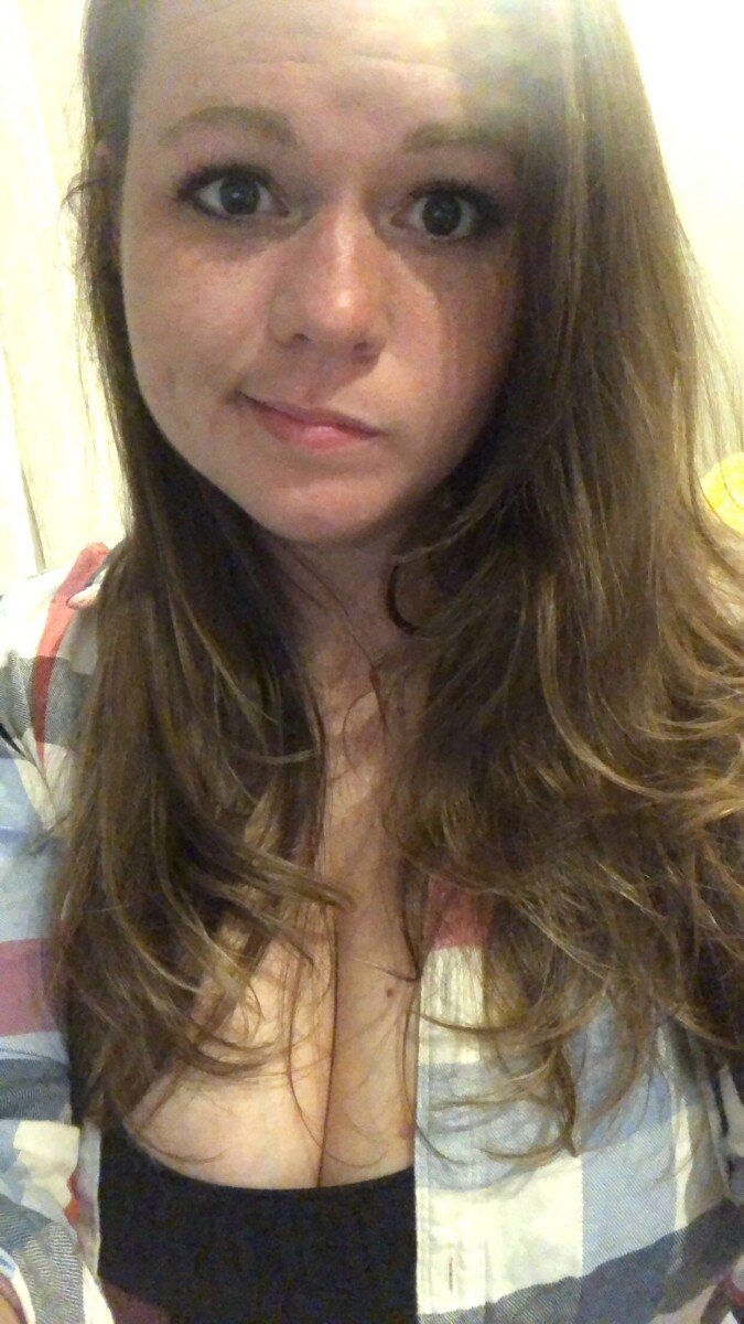 Ellie224 (@ellie224), OnlyFans creator