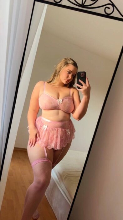 Elliekelly (@ellie_kelly), OnlyFans creator