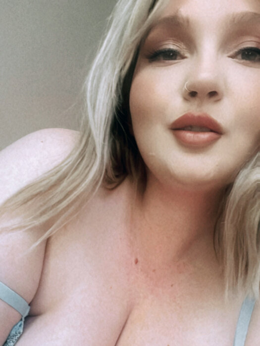 Elliebeige (@elliebeige), OnlyFans creator