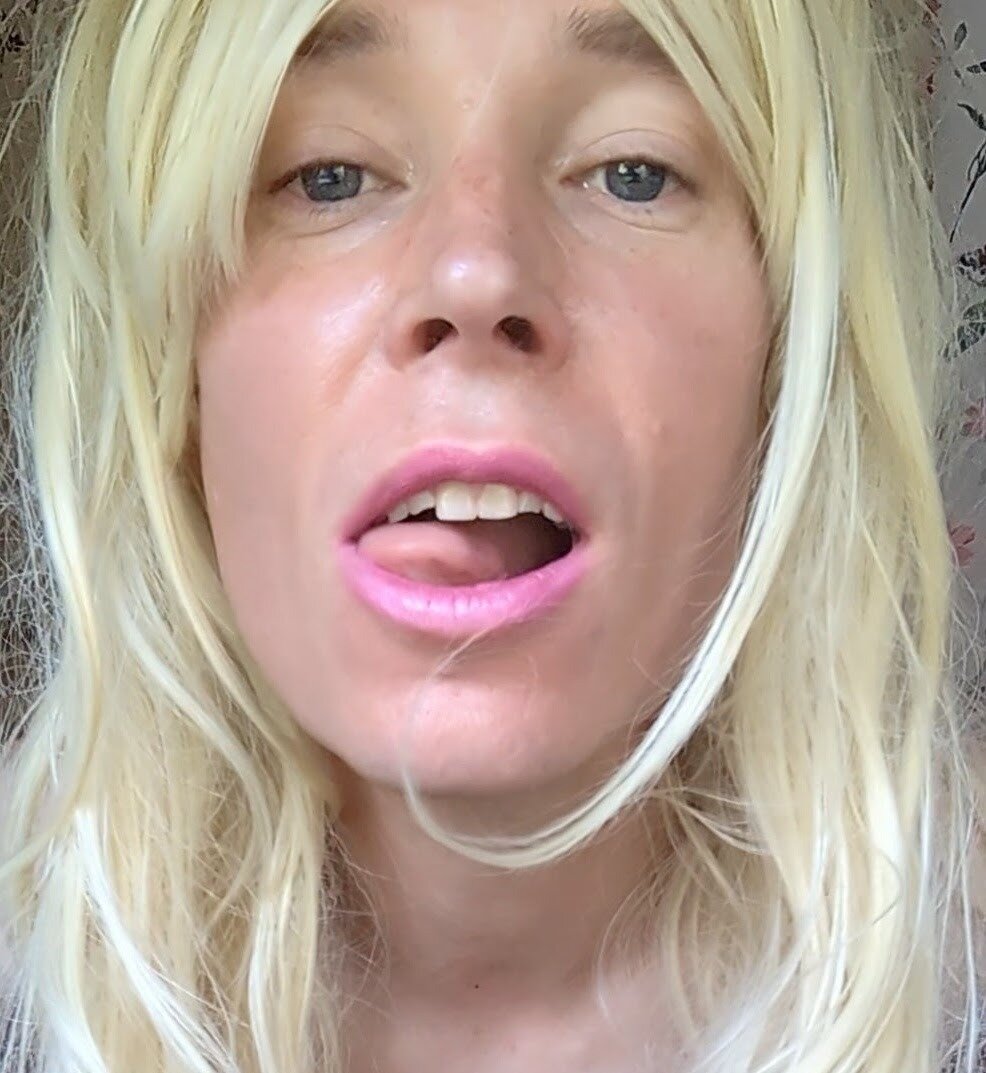 Elliekingers (@elliekingers), OnlyFans creator