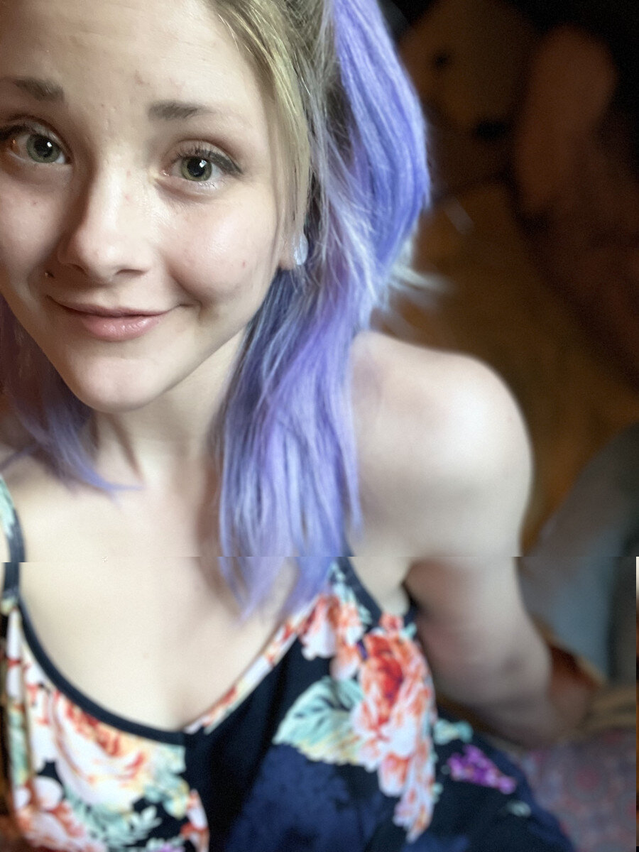 Ellieraecbfree (@ellieraecbfree), OnlyFans creator