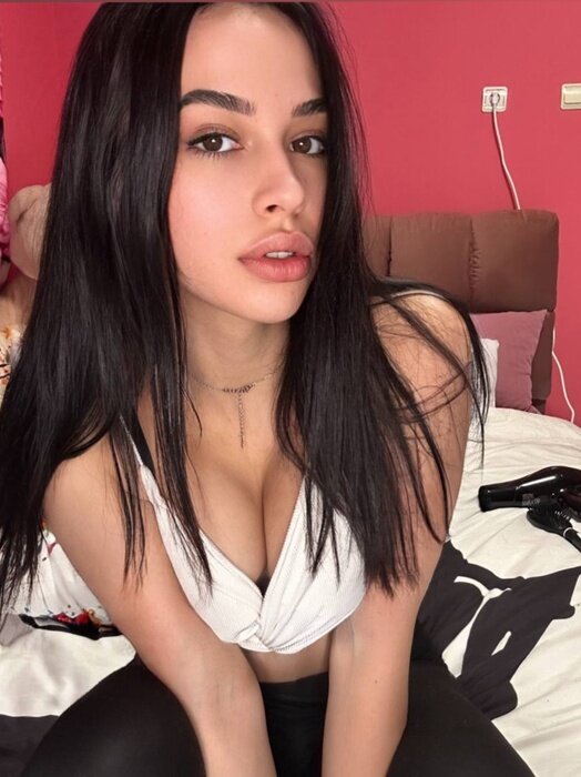 Ellietv (@ellietv), OnlyFans creator
