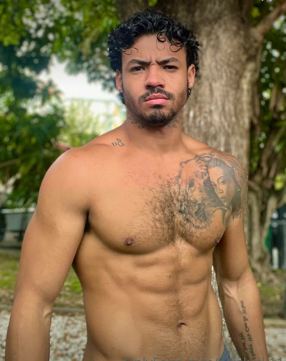 Ellisluck11 (@ellisluck11), OnlyFans creator