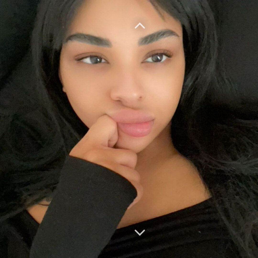 Ellzthedoll (@ellzthedoll), OnlyFans creator