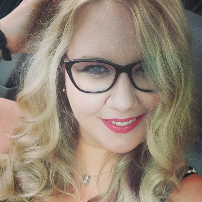recently (@elodiewithroses), OnlyFans creator