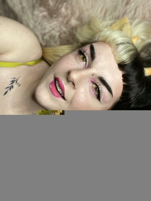 Elorafawn (@elorafawn), OnlyFans creator