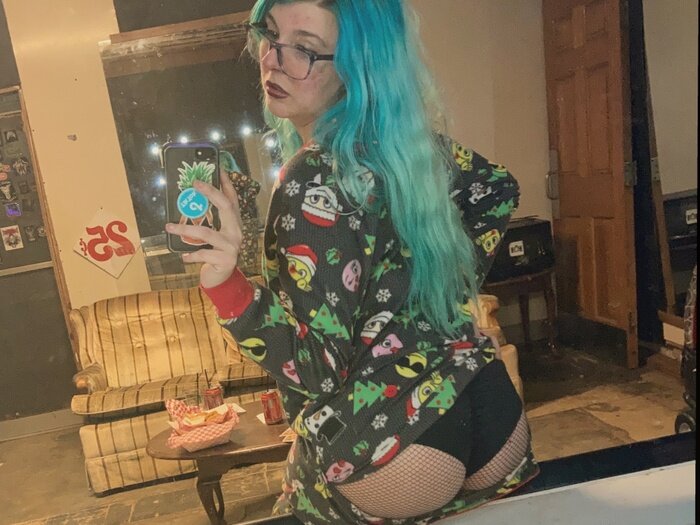 Elvishirisweeb (@elvishirisweeb), OnlyFans creator