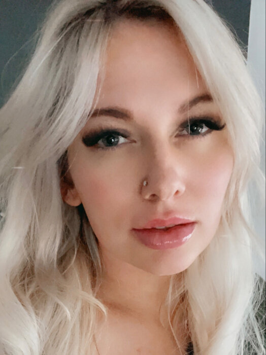Emeraldcashmere (@emeraldcashmere), OnlyFans creator