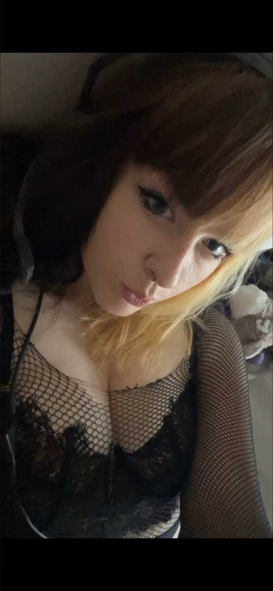 Emibunny420 (@emibunny420), OnlyFans creator